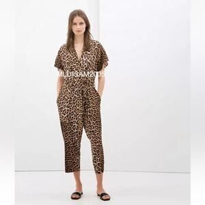 Zara Leopard Print‎ Short Sleeve Cropped Jumpsuit Sz M Bloggers Favorite
